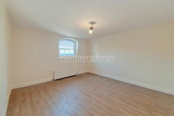 2 Bedroom Flat To Rent In Amhurst Road, London, E8