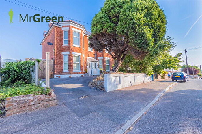 3 Bedroom Apartment To Rent In Alexandra Road, Southbourne, Bournemouth, Dorset, BH6