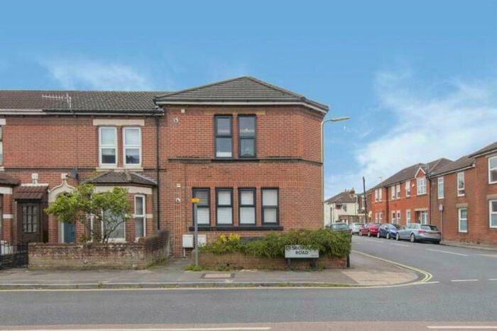 1 Bedroom Apartment To Rent In Desborough Road, Eastleigh, SO50