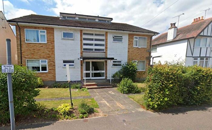 2 Bedroom Apartment To Rent In Leigh On Sea, SS9