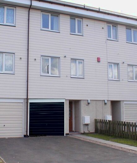 3 Bedroom Town House To Rent In George Street, Ettingshall, Wolverhampton, WV2