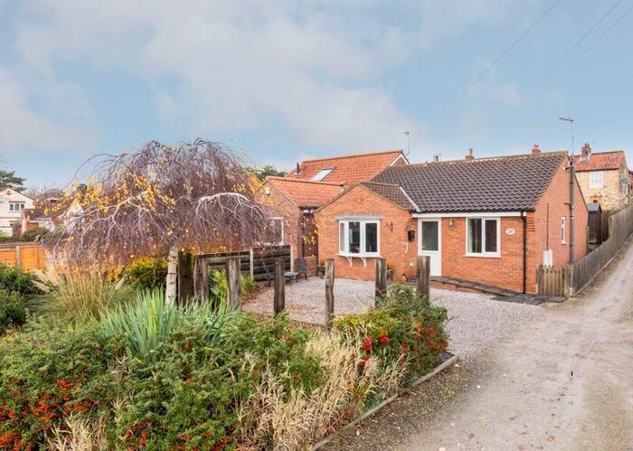 2 Bedroom Detached Bungalow For Sale In Ruffa Lane, Pickering, YO18