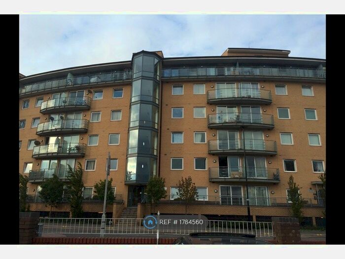 2 Bedroom Flat To Rent In Highfield Road, Feltham, TW13