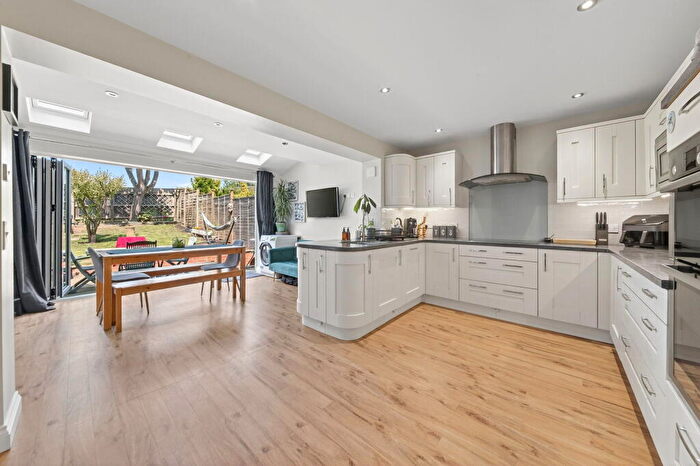 3 Bedroom Town House For Sale In Fernie Court, Husbands Bosworth, LE17