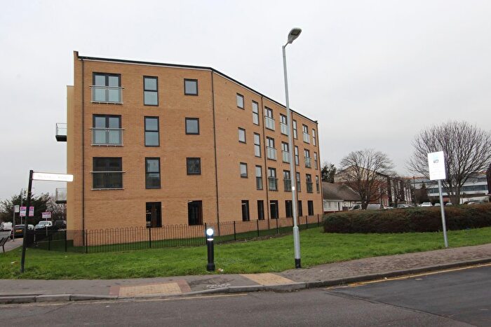 2 Bedroom Flat To Rent In The Quays, Dock Road, Tilbury, RM18