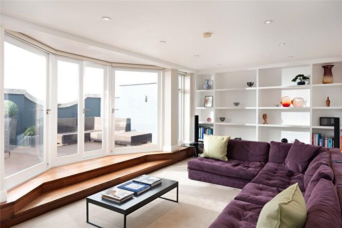 3 Bedroom Flat For Sale In Southey Road, Wimbledon, London, SW19