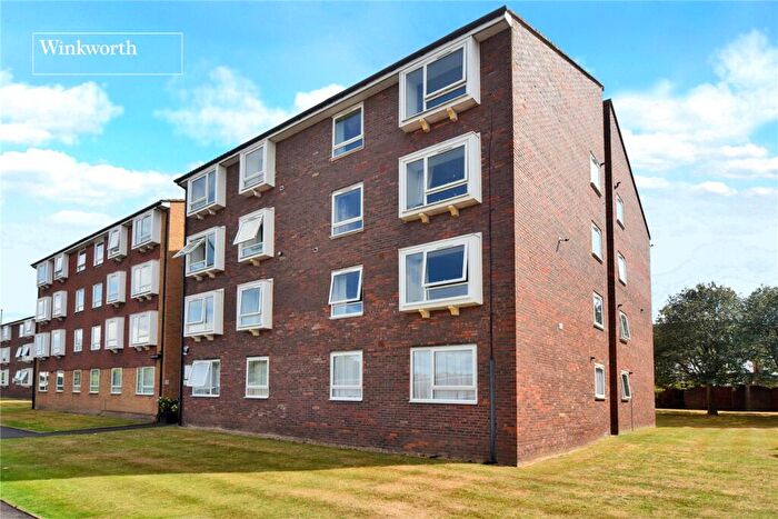 1 Bedroom Apartment For Sale In Station Approach, Cheam, Sutton, SM2