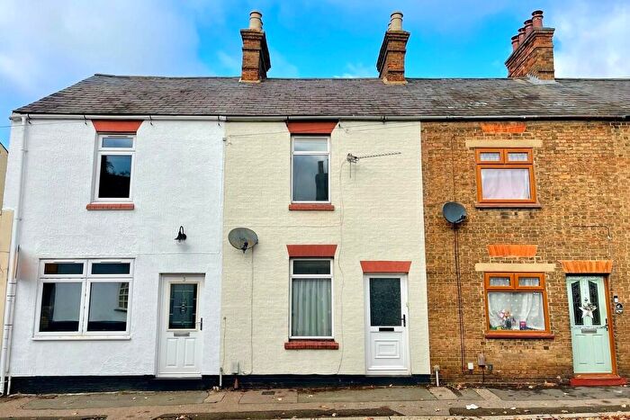2 Bedroom Terraced House For Sale In Cambridge Road, Sandy, SG19