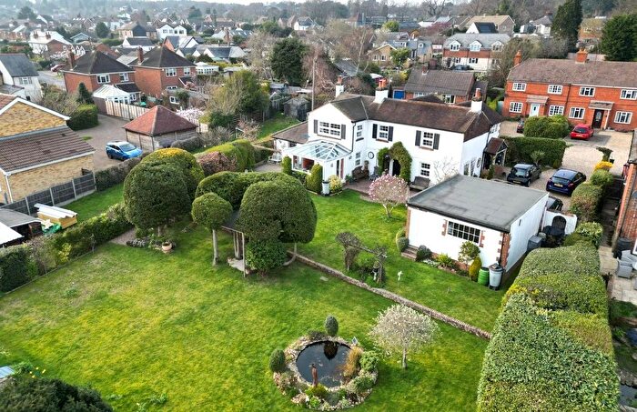 4 Bedroom Detached House For Sale In Fernhill Lane, Farnham, GU9
