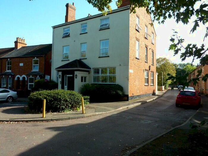 1 Bedroom Flat To Rent In Newport Road, Milton Keynes, Buckinghamshire, MK13