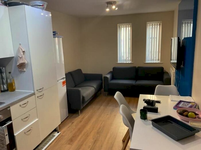4 Bedroom Flat To Rent In Millstone Place, Millstone Lane, Leicester, LE1
