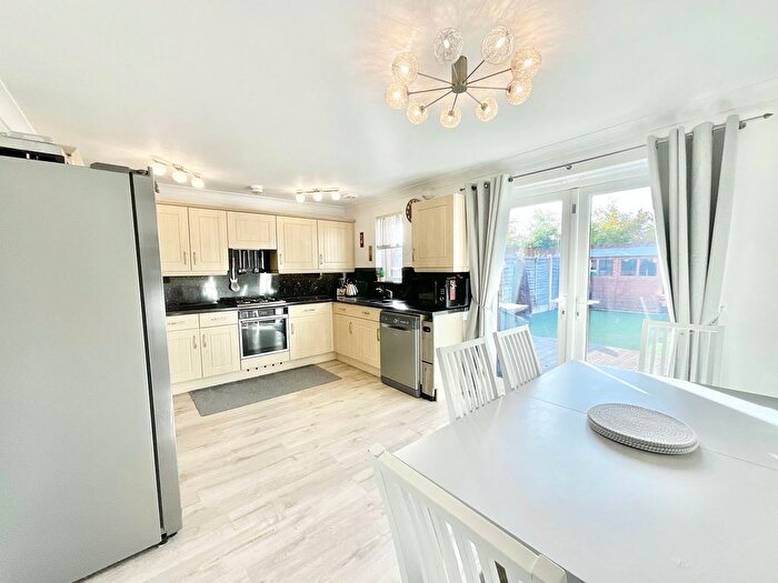 4 Bedroom Town House For Sale In Fletcher Road, Stoke-On-Trent, ST4
