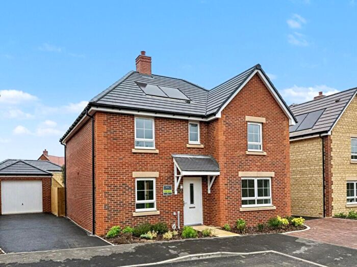 5 Bedroom Detached House For Sale In Keene Acres, River Meadow, SN7