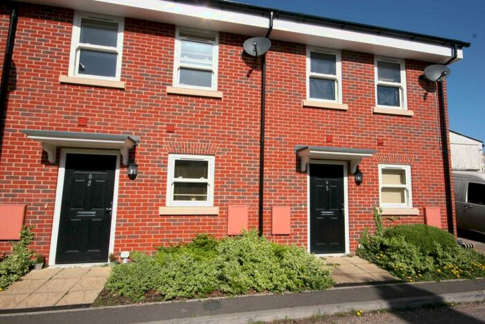 3 Bedroom Town House To Rent In St James Close, Crookham Road, Fleet, GU51