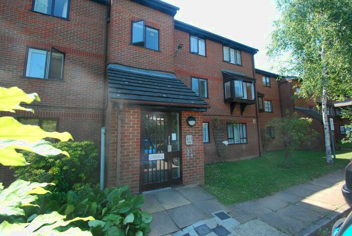 1 Bedroom Flat For Sale In Northcott Avenue, Alexandra Park, N22