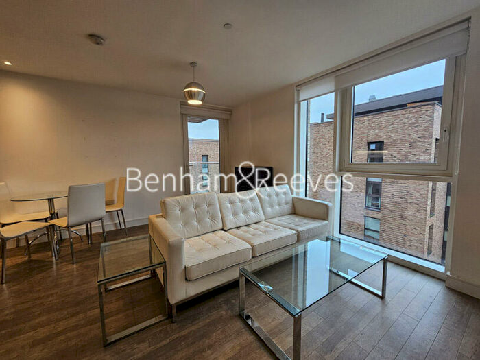 1 Bedroom Apartment To Rent In Naomi Street, London, SE8
