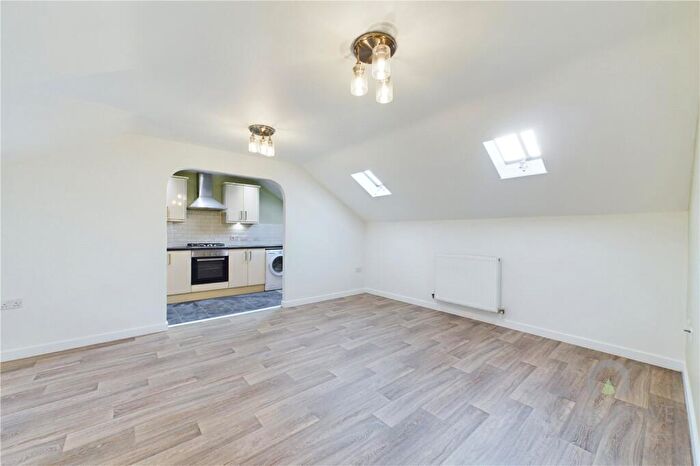 2 Bedroom Flat To Rent In Thornton Hall Close, Northampton, NN2