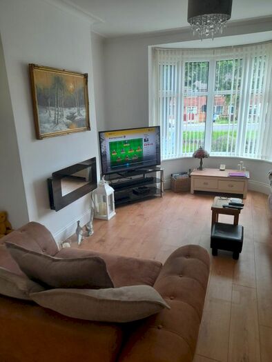 3 Bedroom Semi-Detached House To Rent In Herries Road, Sheffield, S5