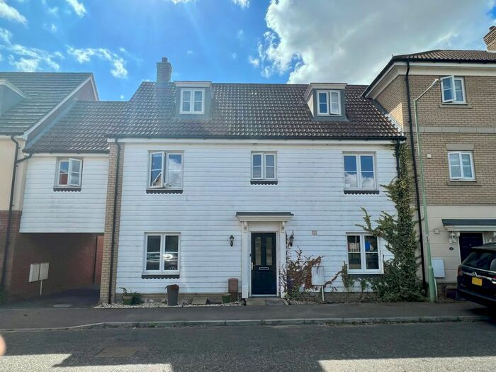 5 Bedroom Property To Rent In Bridge Farm Close, Mildenhall, Bury St. Edmunds, IP28