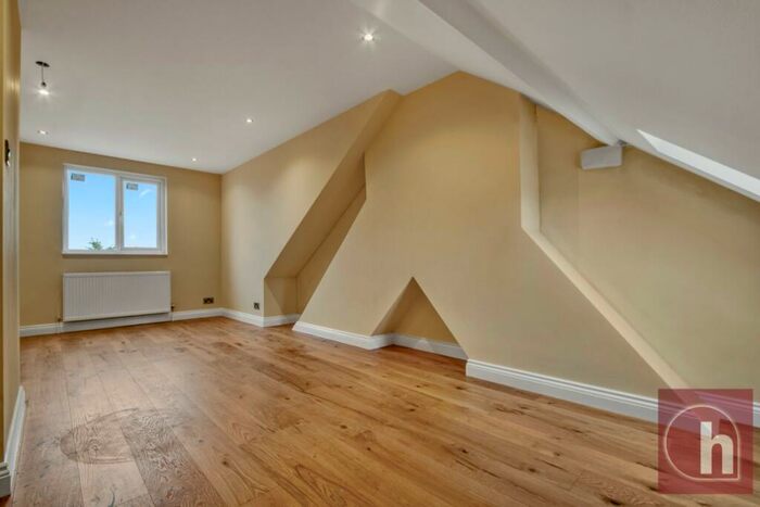3 Bedroom Flat To Rent In Hanover Road, Brondesbury Park, NW10