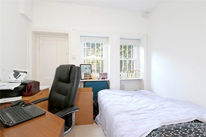 2 Bedroom Apartment To Rent In Northumberland House, Highbury Crescent, Highbury, Islington, London, N5