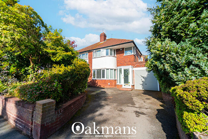 3 Bedroom Semi Detached House For Sale In Dwellings Lane, Birmingham, B32
