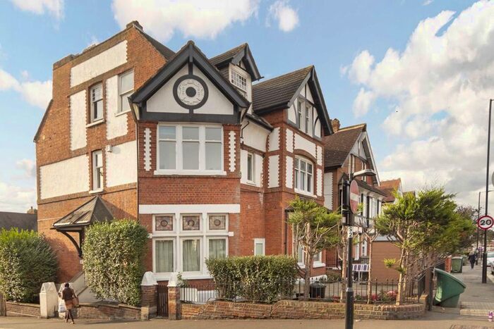 2 Bedroom Flat To Rent In Ambleside Avenue, London, SW16