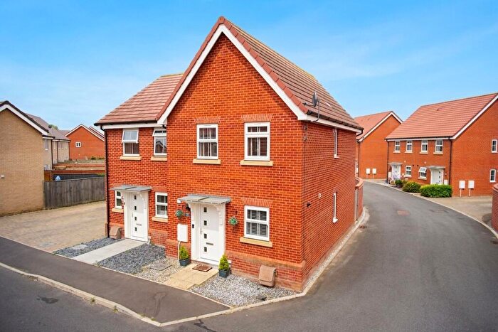 3 Bedroom Semi Detached House For Sale In Lancaster Road, Attleborough, NR17