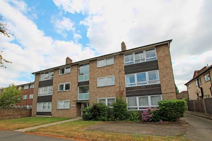 2 Bedroom Flat To Rent In Palace Road, Kingston Upon Thames, KT1