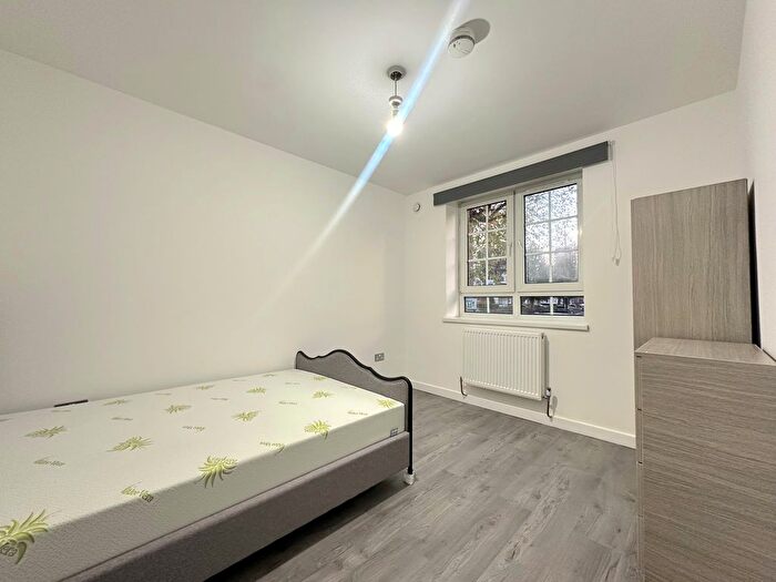 4 Bedroom Flat To Rent In Ellen Street, London, E1