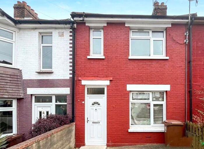 2 Bedroom Terraced House To Rent In Pagitt Street, Chatham, ME4