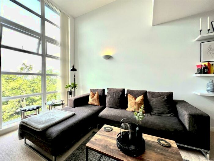 2 Bedroom Apartment To Rent In Altrincham Road, Manchester, M22