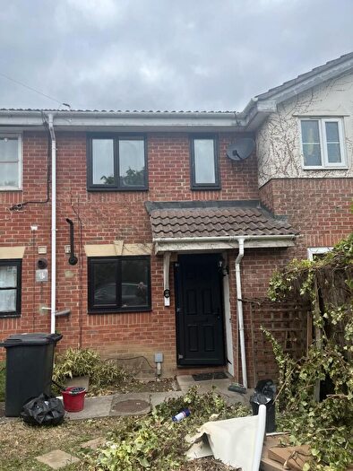 2 Bedroom Terraced House To Rent In Kings Road, Slough, SL1