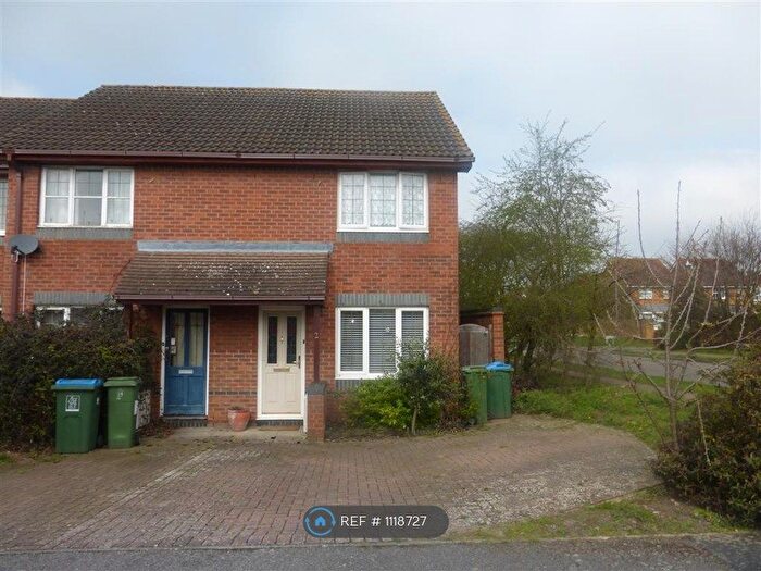 2 Bedroom Semi Detached House To Rent In Curlew, Aylesbury, HP19