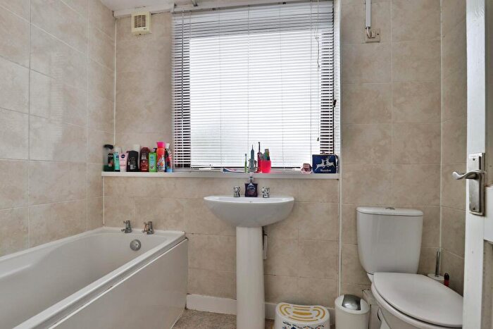 2 Bedroom Flat For Sale In Downland Place, Adastral Road, Poole, BH17