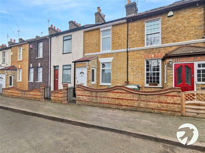 2 Bedroom Detached House To Rent In Crescent Road, Erith, DA8