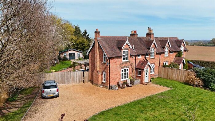 3 Bedroom Semi Detached House For Sale In Hatton Bank Lane, Black Hill, Stratford-Upon-Avon, CV37