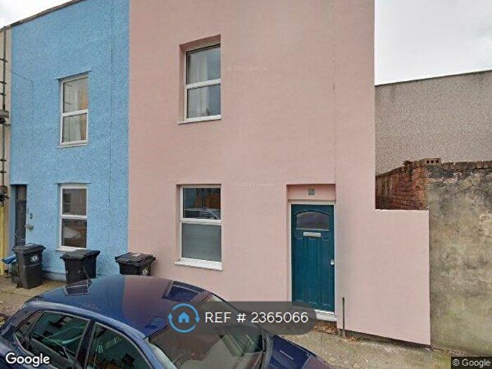 2 Bedroom End Of Terrace House To Rent In Bath Street, Bristol, BS3