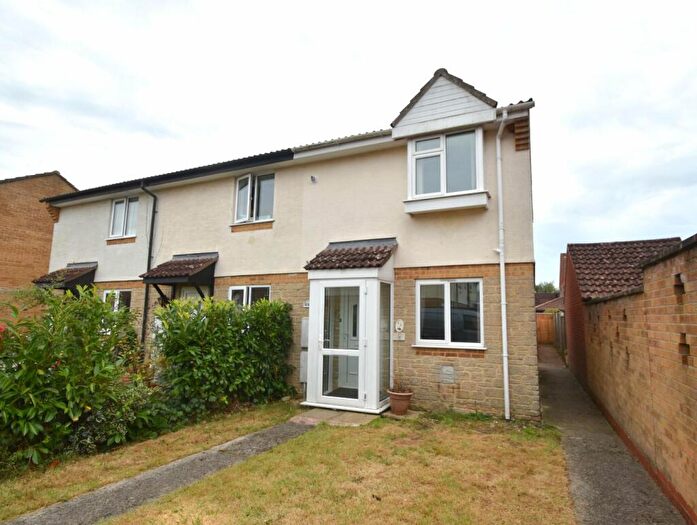 2 Bedroom Semi-Detached House To Rent In Holly Way, Cullompton, Devon, EX15