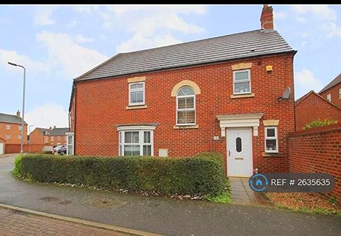 3 Bedroom Semi-Detached House To Rent In Shaw Gardens, Slough, SL3