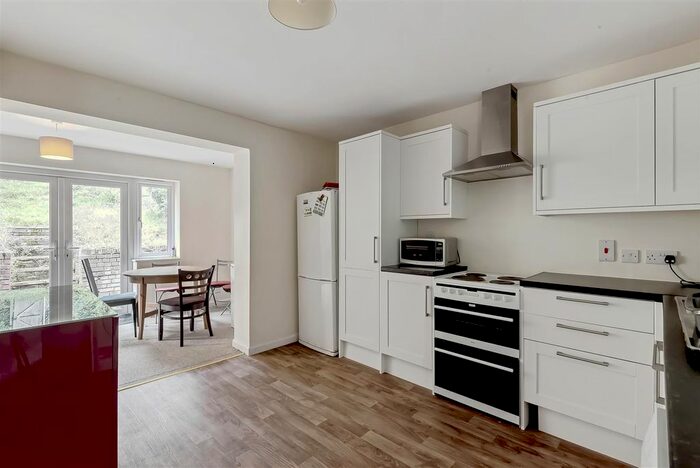 5 Bedroom Terraced House To Rent In Guildford Park Avenue, Guildford, GU2