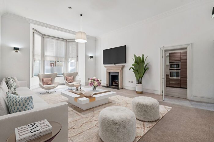 3 Bedroom Flat For Sale In Old Brompton Road, London, SW5