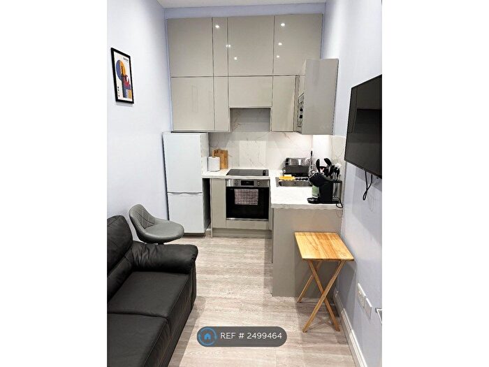 2 Bedroom Flat To Rent In Cromwell Road, London, SW7