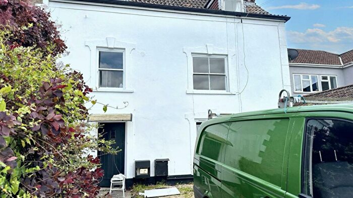 2 Bedroom Flat To Rent In North Street, Downend, BS16