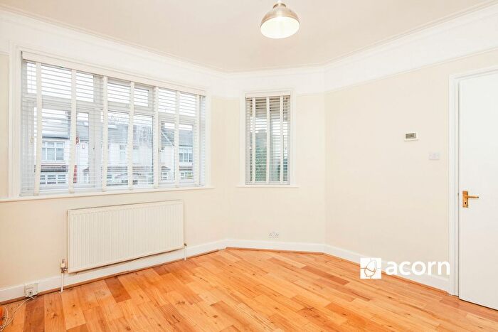3 Bedroom Flat To Rent In Manwood Road, London, SE4