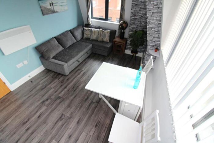 2 Bedroom Flat To Rent In - Queens Road - Secure Parking Included, S1