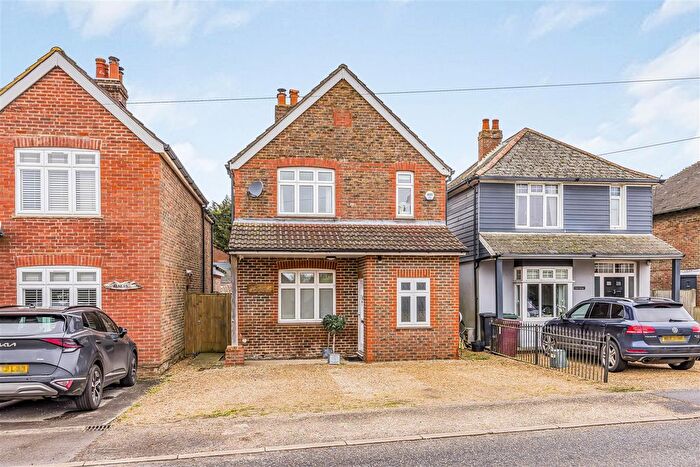 3 Bedroom Detached House For Sale In Broad Road, Hambrook, PO18