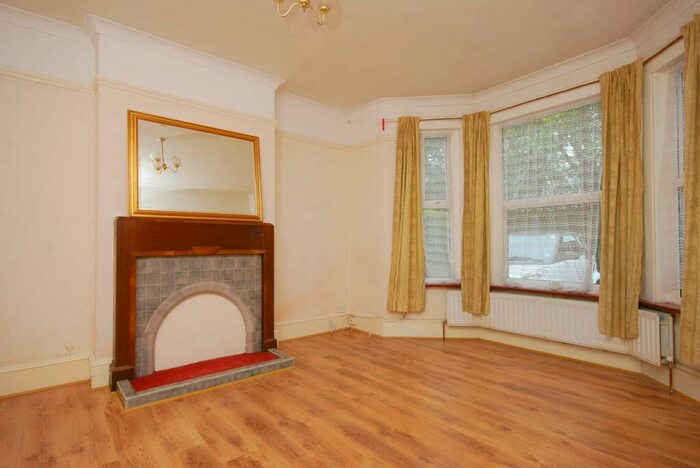 5 Bedroom Semi-Detached House To Rent In Maybury Road, Woking, GU21