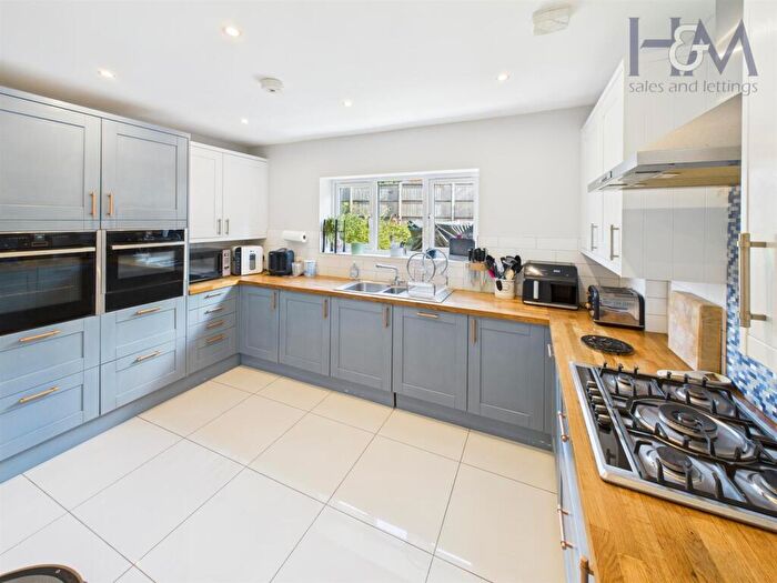 4 Bedroom Detached House For Sale In Bedwell Crescent, Stevenage, Hertfordshire, SG1
