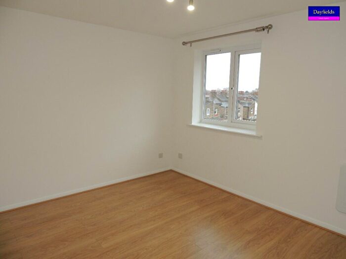 1 Bedroom Flat To Rent In Waddington Close, London, EN1